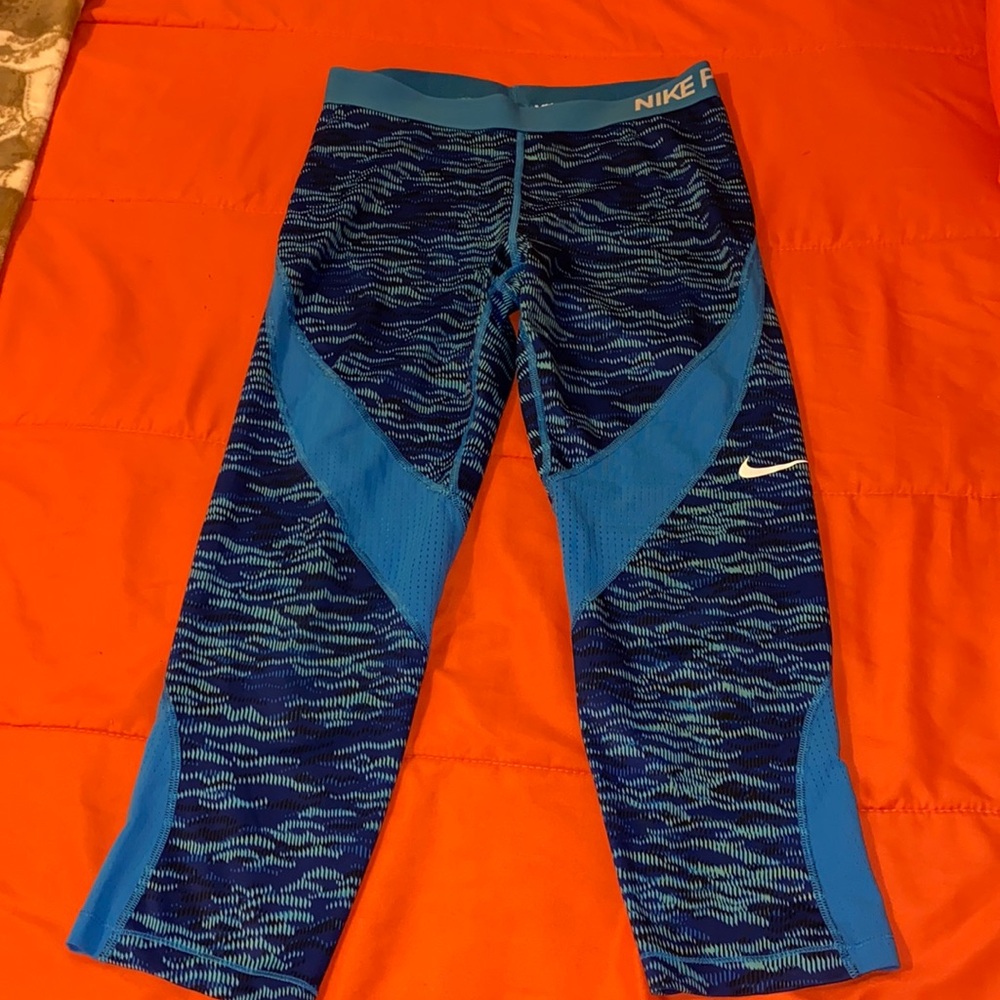 Nike Pro Dri-Fit cropped leggings